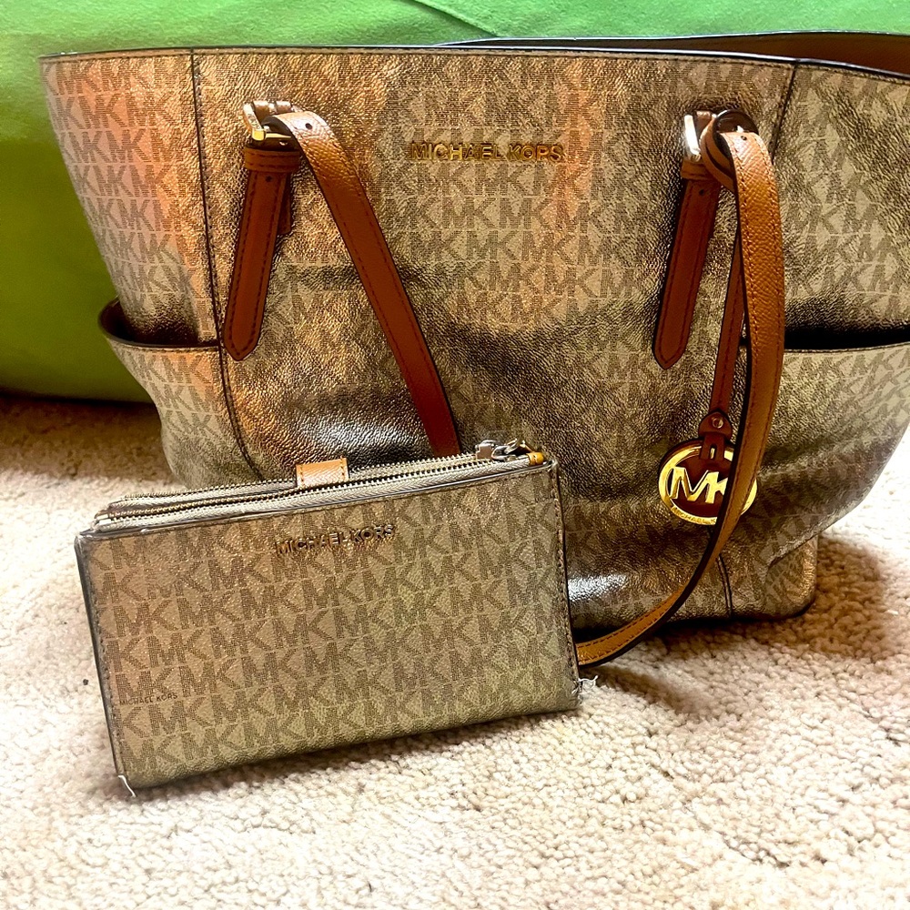 Authentic Michael Kors purse and wallet bundle